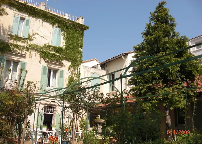 Au Saint Roch - Hotel Et Jardin