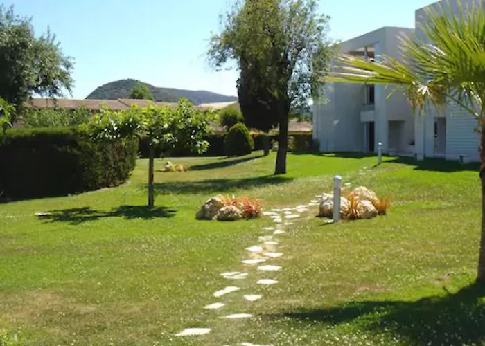 Vacanceole - Residence Carre Marine Mandelieu-la-Napoule, France