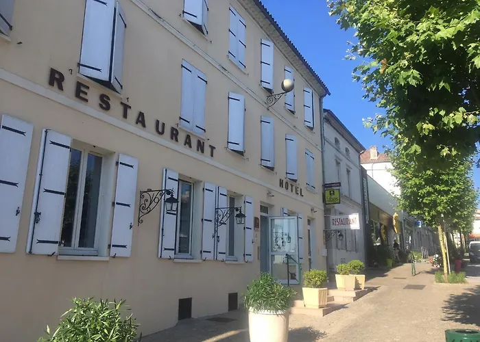 Hotel Restaurant La Boule D'Or Barbezieux-Saint-Hilaire, France