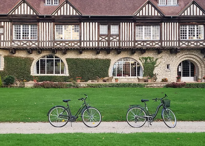 Le Manoir De Beaumarchais Les Chapelles-Bourbon, Frankreich