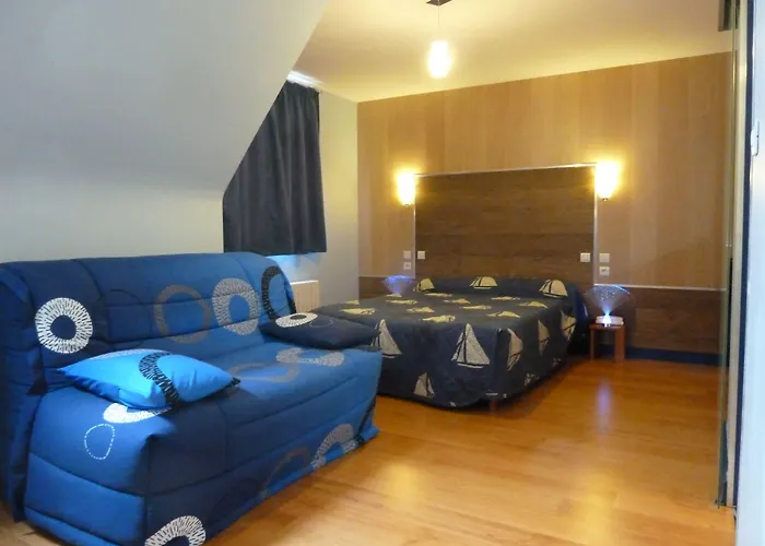 Breizh Hotel Crach, France