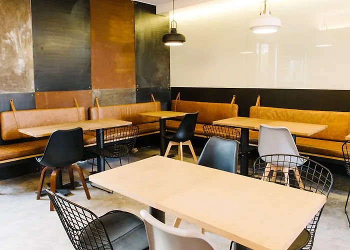 Atypik Hotel Clichy, Frankrijk