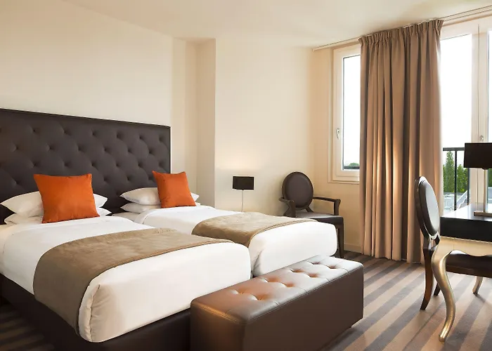 Executive Paris