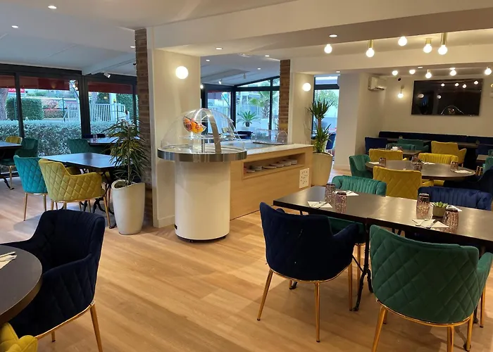 The Originals City, Hotel Nimes Costieres