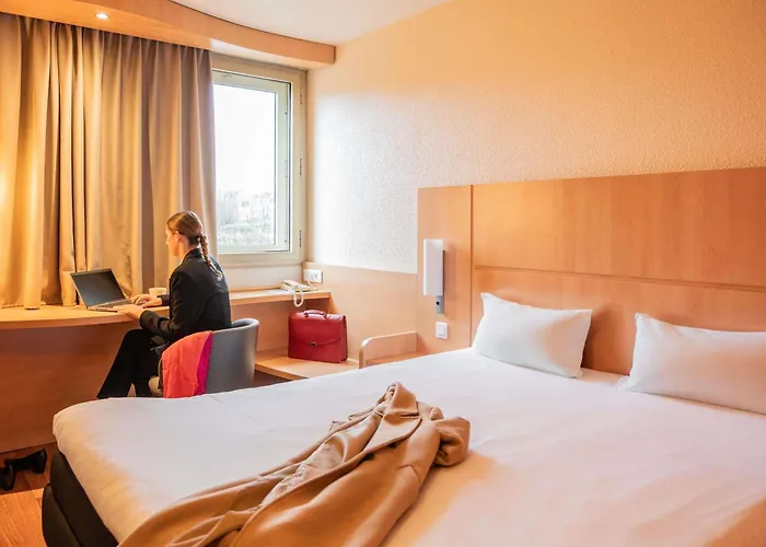 Ibis Nantes Centre Gare Sud