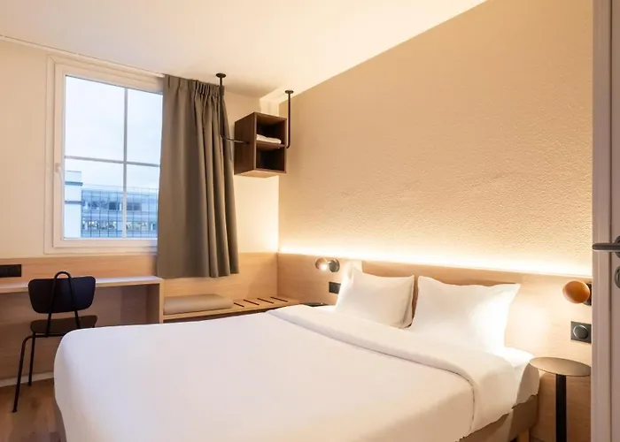 Kyriad Eco - Suresnes - La Defense, Francja