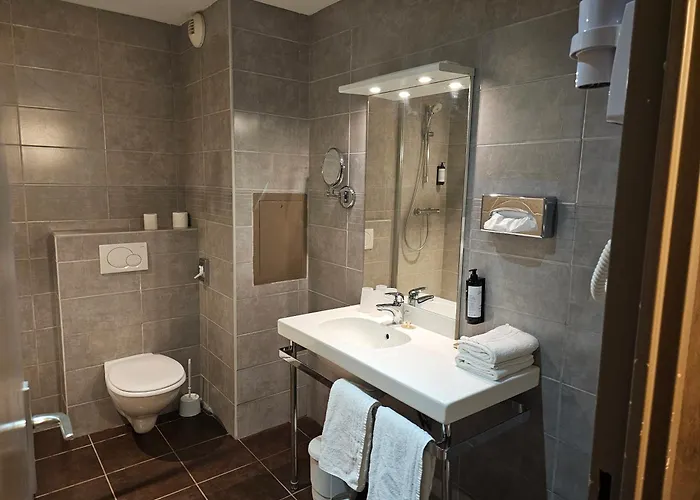 Hotel 1Er Consul Rouen, France
