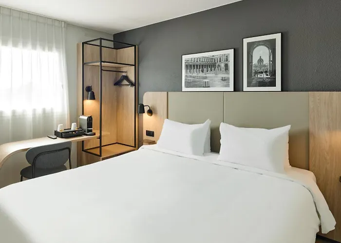 Campanile Paris Ouest - Barbanniers