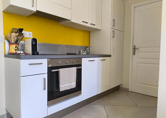 Hostel Meyerbeer - Rooms And Apartments