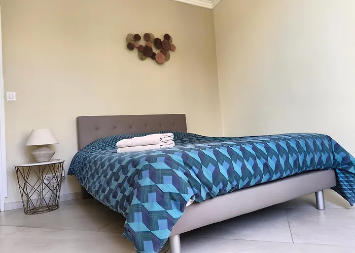 Hostel Meyerbeer - Rooms And Apartments