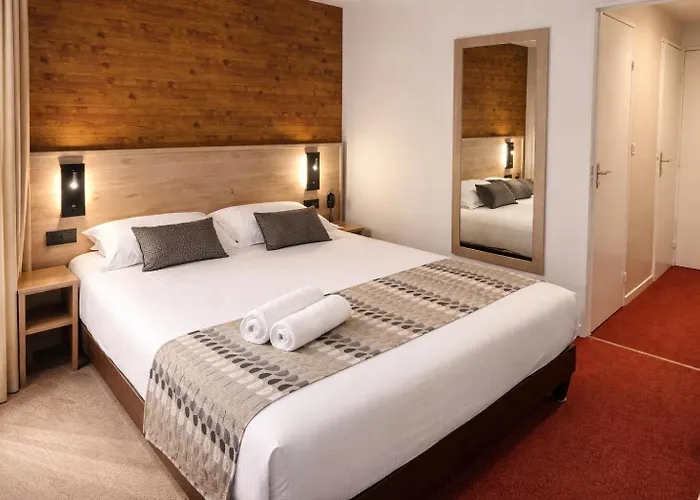 Logis Hotel Le Lac Embrun, France