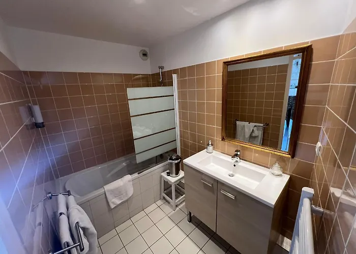 Hostellerie Les Griffons Bourdeilles, France
