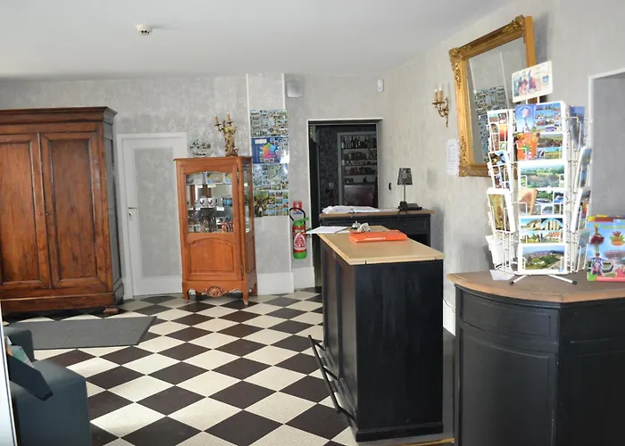 Logis Hotel Saint-Joseph Sancoins, Frankreich