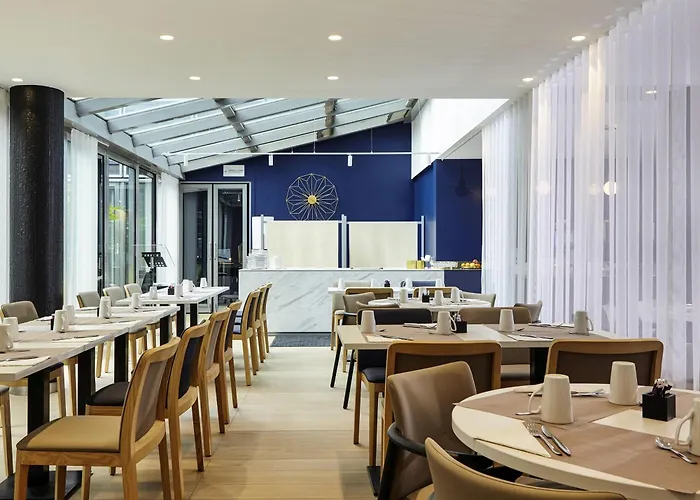 Mercure Paris La Defense Grande Arche