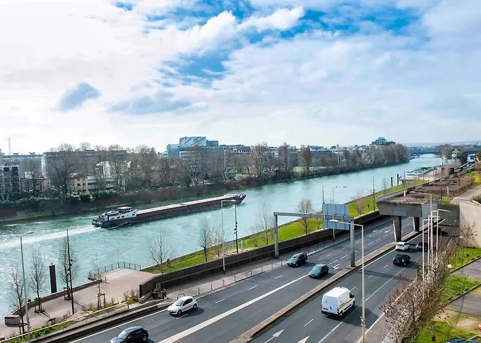 Ibis Budget Courbevoie Paris La Defense
