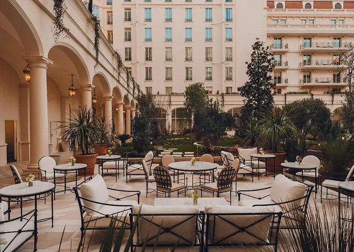 Carlton Cannes, A Regent Hotel