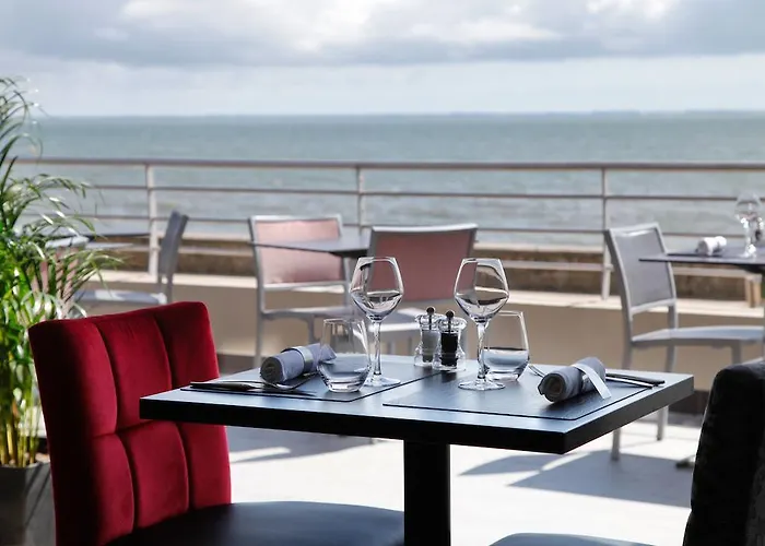 Hotel De La Plage Damgan, France