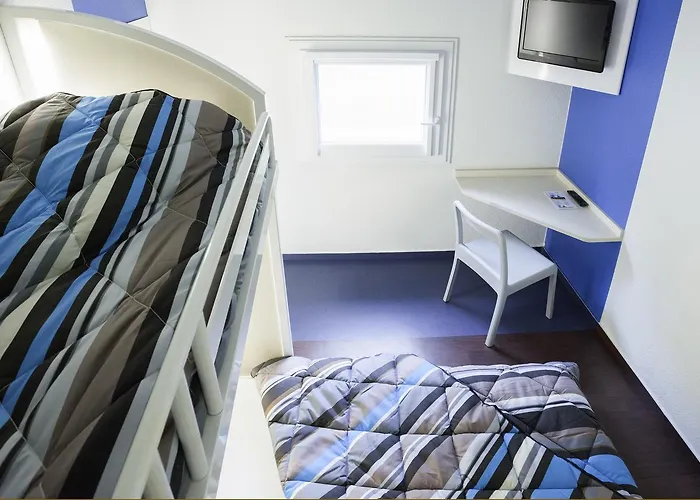 Hotel First Eco Savigny Villemoisson Centre Commercial Carrefour, Francia
