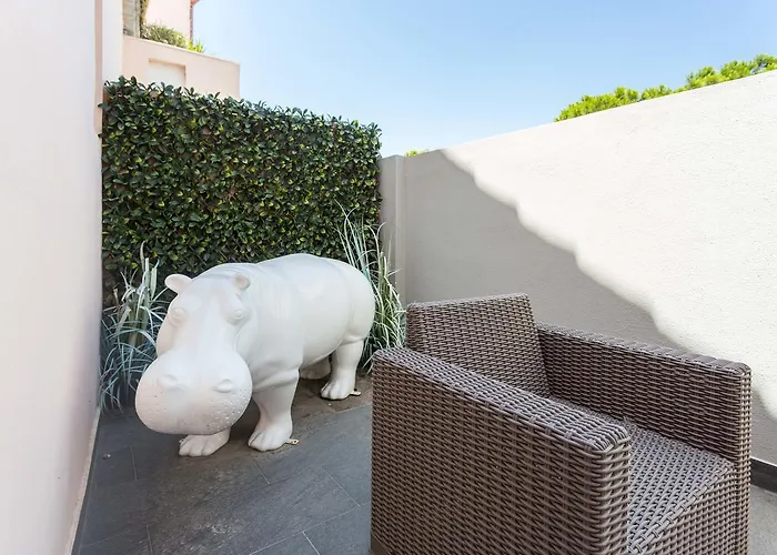 Lion Blanc Bed and Breakfast Saint-Tropez, Francia