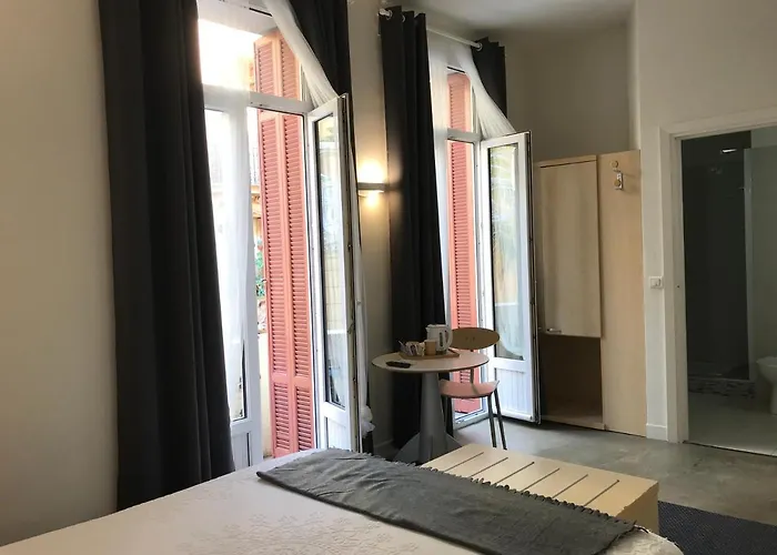 Azur Hotel Beausoleil, Francia